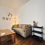 Jadart T3 Avec Balcon Au Pied De La Cathedrale Apartment Reims