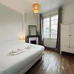 Apartment Jadart T3 Avec Balcon Au Pied De La Cathedrale Reims