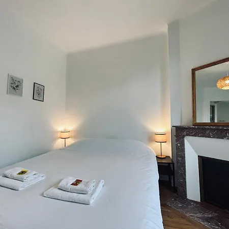 Jadart T3 Avec Balcon Au Pied De La Cathedrale Реймс