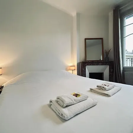 Апартаменты Jadart T3 Avec Balcon Au Pied De La Cathedrale