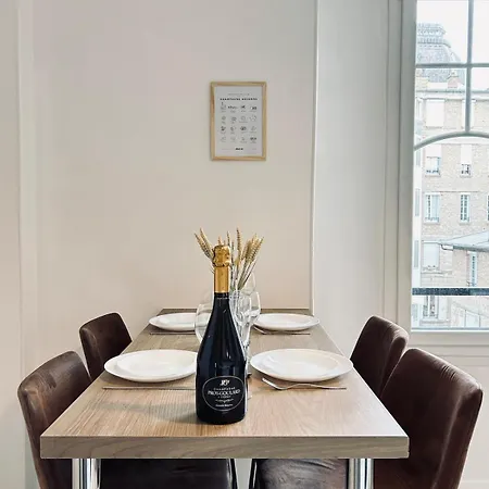 Jadart T3 Avec Balcon Au Pied De La Cathedrale Апартаменты