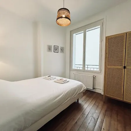 Jadart T3 Avec Balcon Au Pied De La Cathedrale Apartment