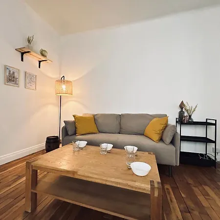 Jadart T3 Avec Balcon Au Pied De La Cathedrale Апартаменты