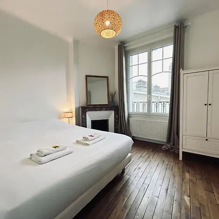 Апартаменты Jadart T3 Avec Balcon Au Pied De La Cathedrale Реймс